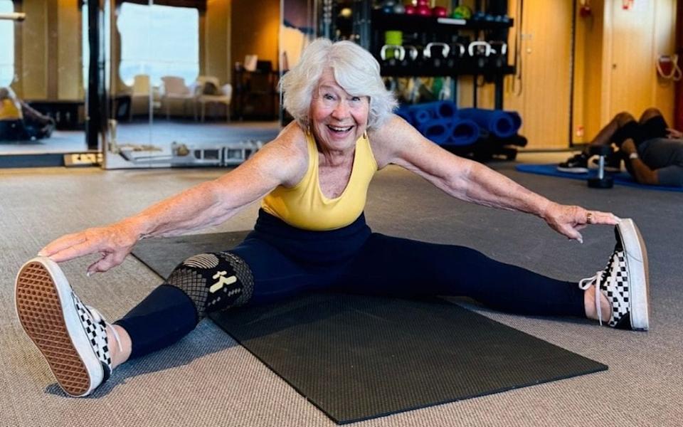 Joan MacDonald doing the splits