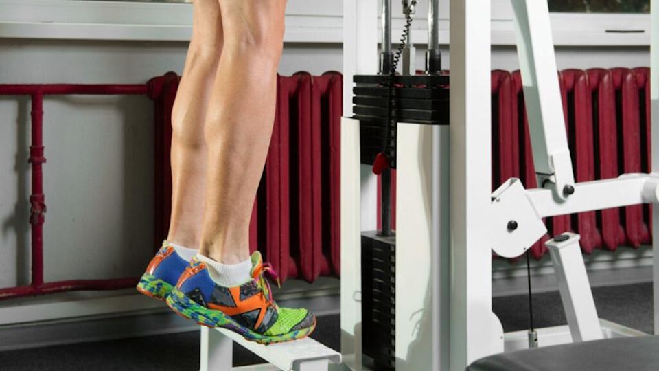 Tiptoe exercises with heavy weight