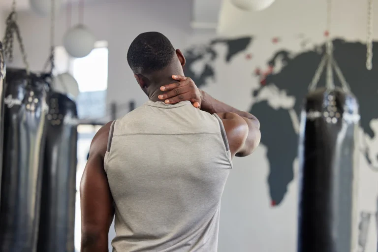 Physical Therapist Swears by Upright Rows to Ease Chronic Neck Pain for Men Over 40