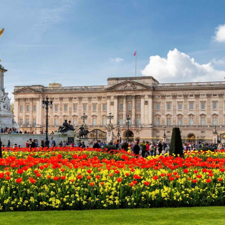 Visiting Buckingham Palace in London
